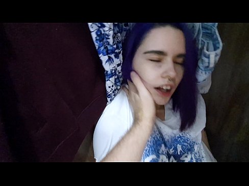 ❤️ 在衣柜里发现我的妹妹并帮助她射精 ❤️ Super porn❤